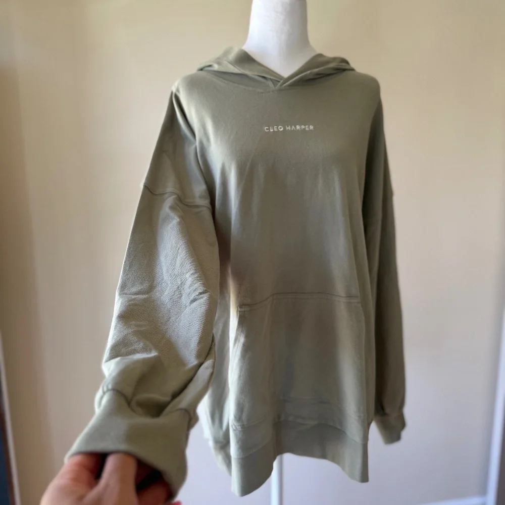 Cleo Harper Activewear Oversized NYC Street Hoodie in Sage Green Sweatshirt M - Picture 2 of 9